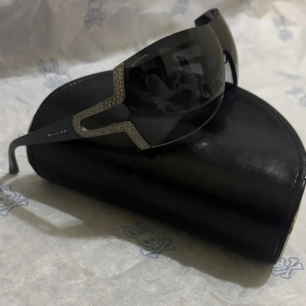 Bulgari Gradient Black Sunglasses with Silver Detail - Picture 4 of 12